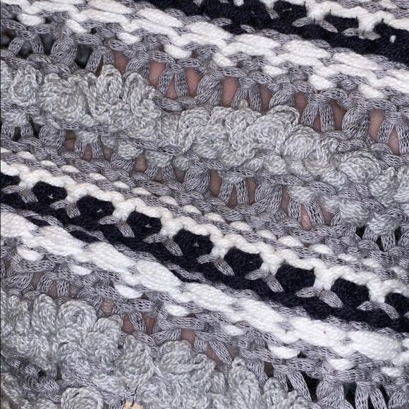 NWT Chaser Gray Fringed Triangle Back Sweater SZ M - Picture 7 of 9